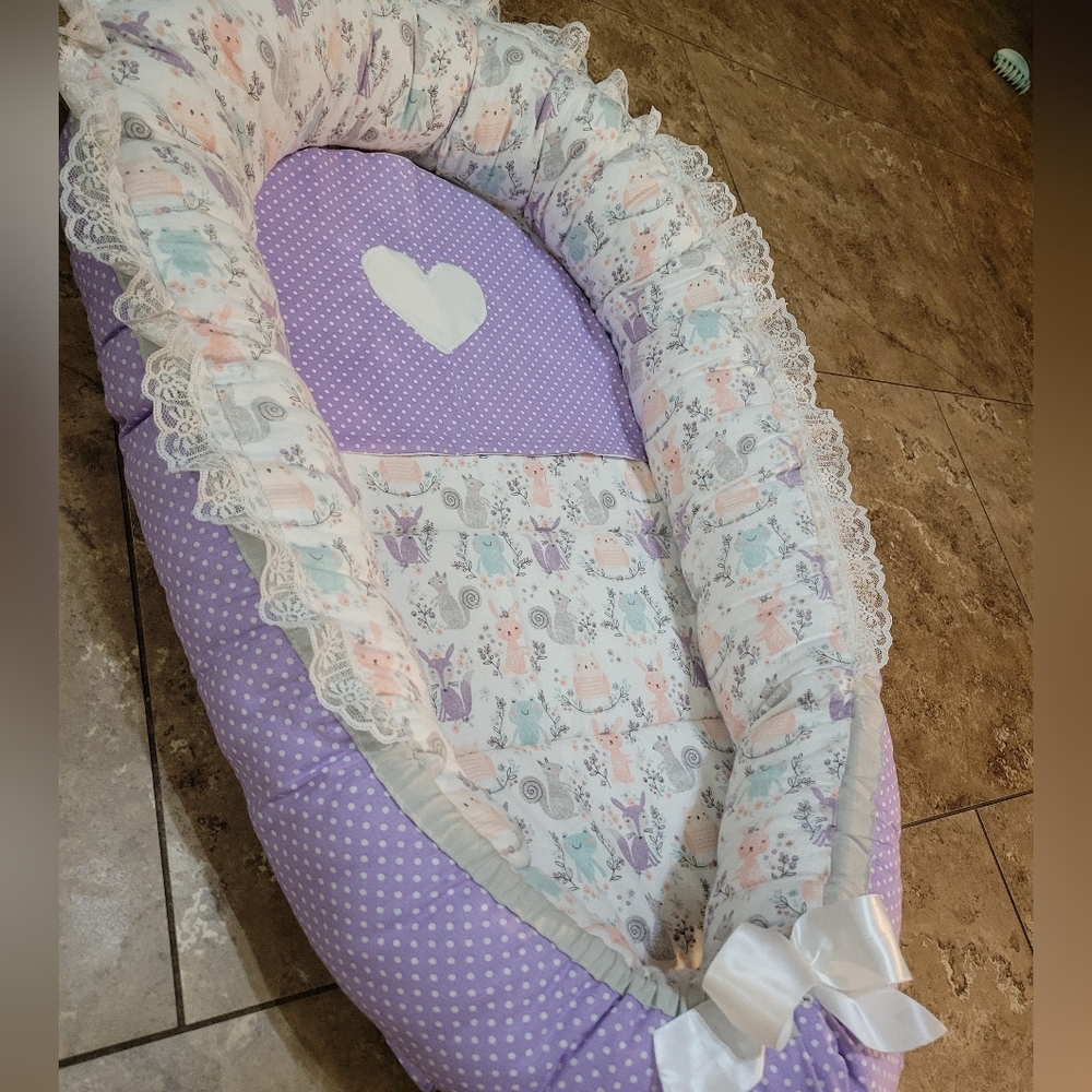 Handcrafted Babynest Lounger - Picture 2 of 3